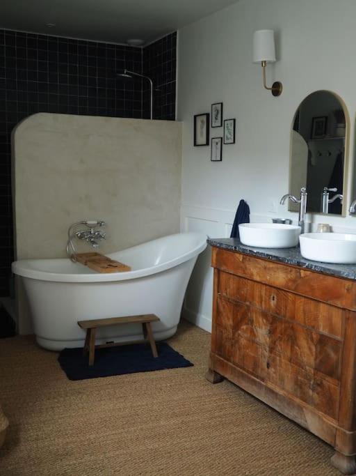 Charmante Grange Aux Monts D'Or Collonges-au-Mont-d'Or ภายนอก รูปภาพ